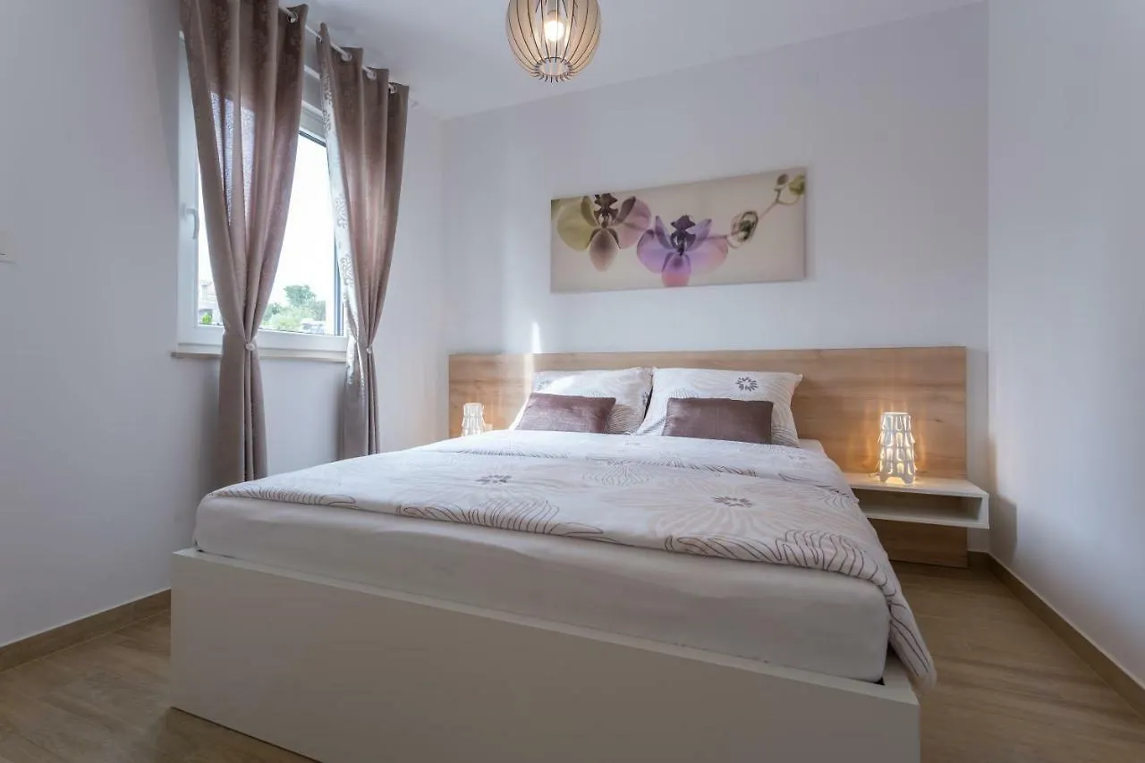 Apartment Elegance 克尔克