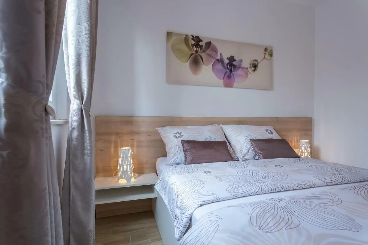 Apartment Elegance 克尔克